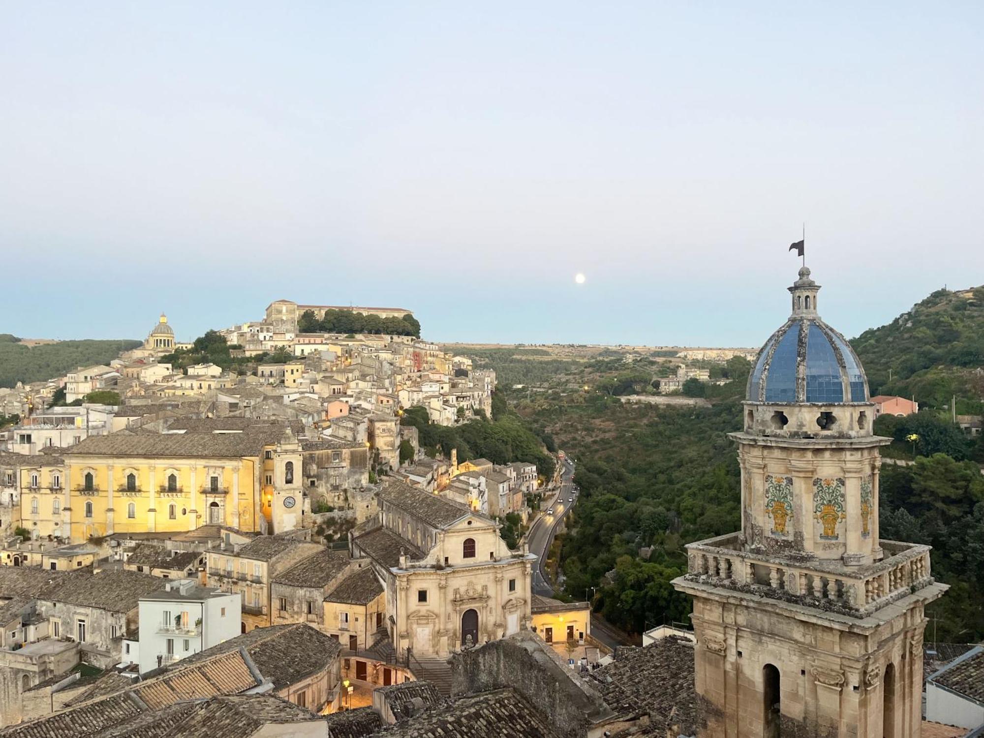 La Casa Di Irene - Suites Con Vista Ragusa Exteriör bild