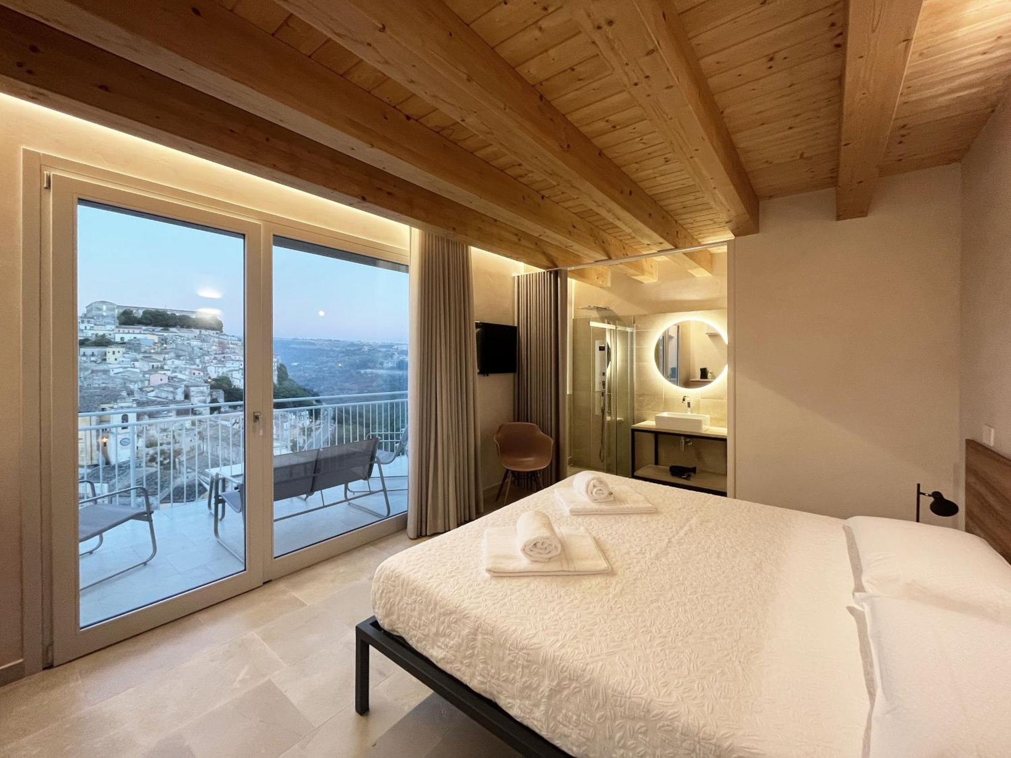 La Casa Di Irene - Suites Con Vista Ragusa Exteriör bild