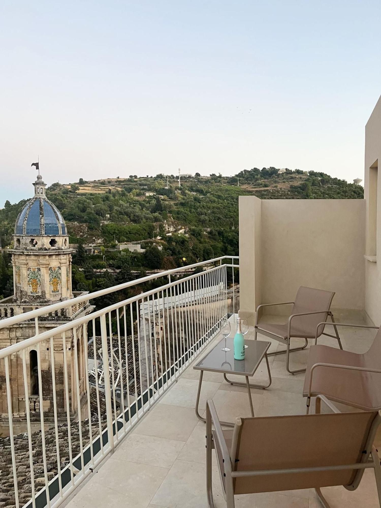 La Casa Di Irene - Suites Con Vista Ragusa Exteriör bild