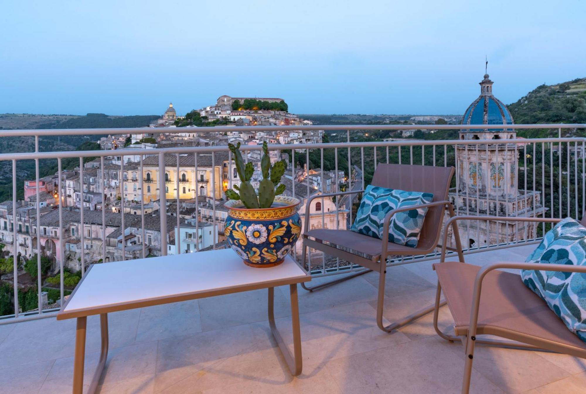 La Casa Di Irene - Suites Con Vista Ragusa Exteriör bild