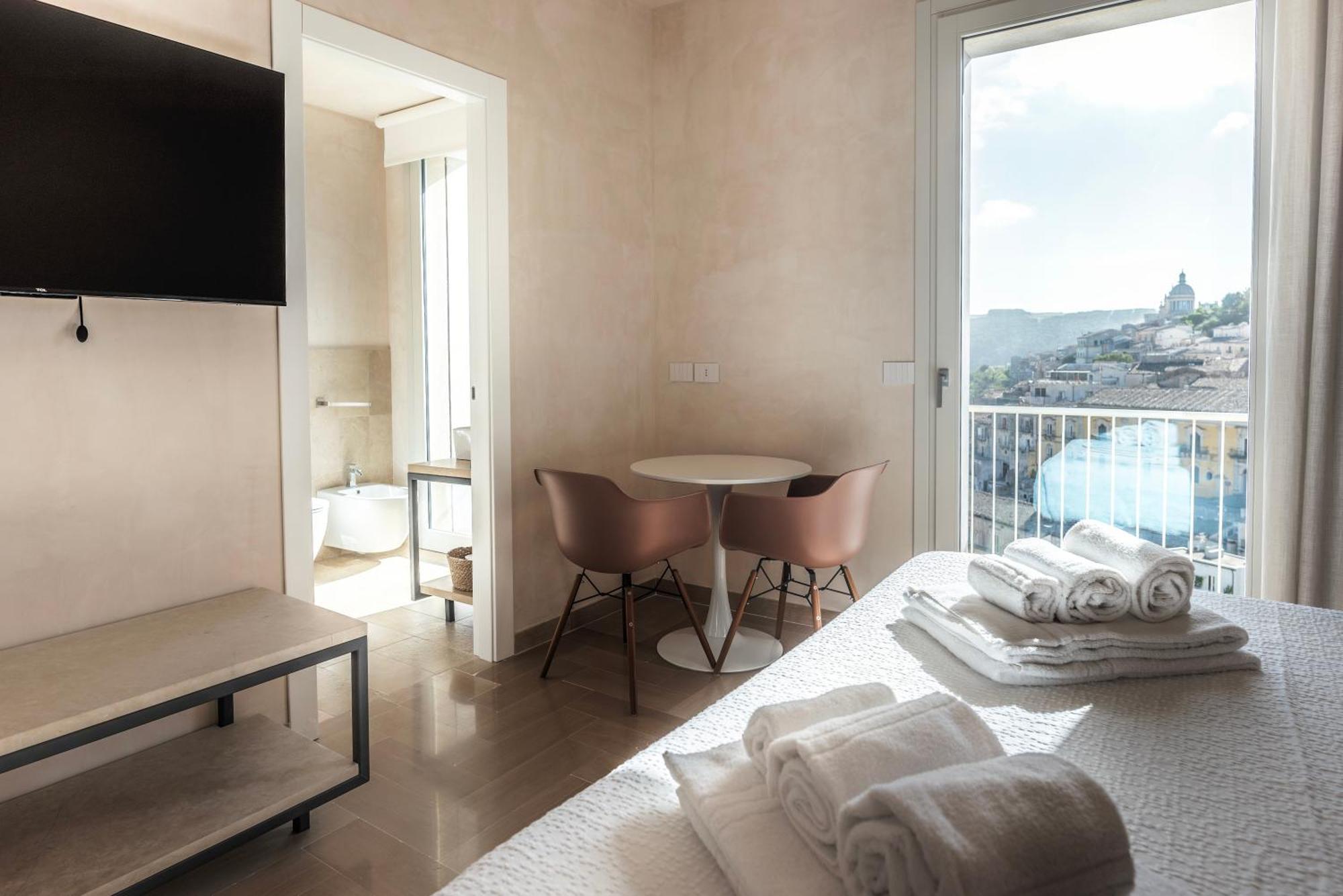 La Casa Di Irene - Suites Con Vista Ragusa Exteriör bild