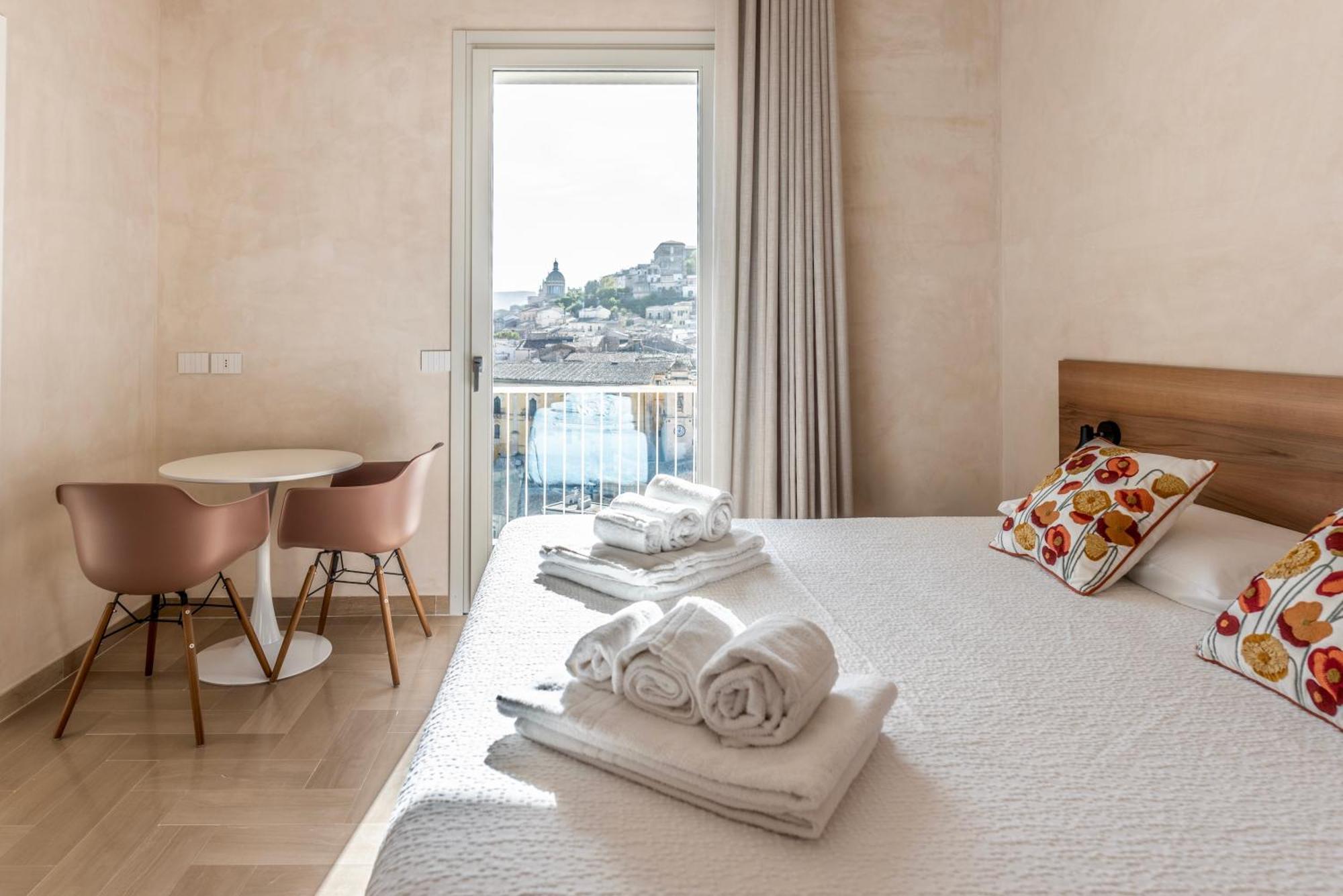 La Casa Di Irene - Suites Con Vista Ragusa Exteriör bild